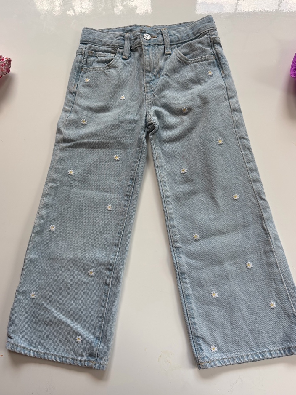 Girls Daisy-Embroidered Jeans (7)